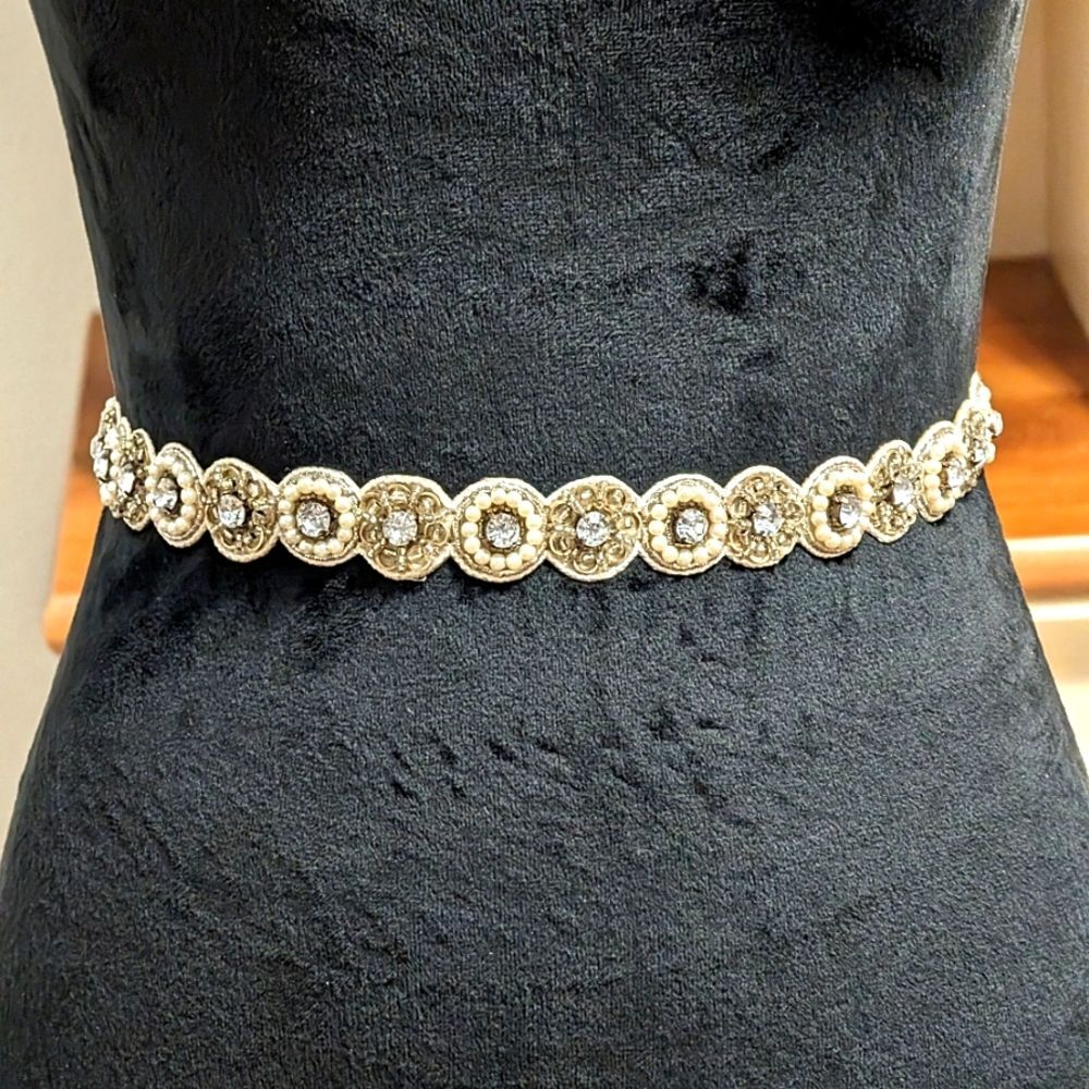 Rhinestone, Pearl, Bead Stretch Belt Cream Tan Size Medium 24,75" -33" Women